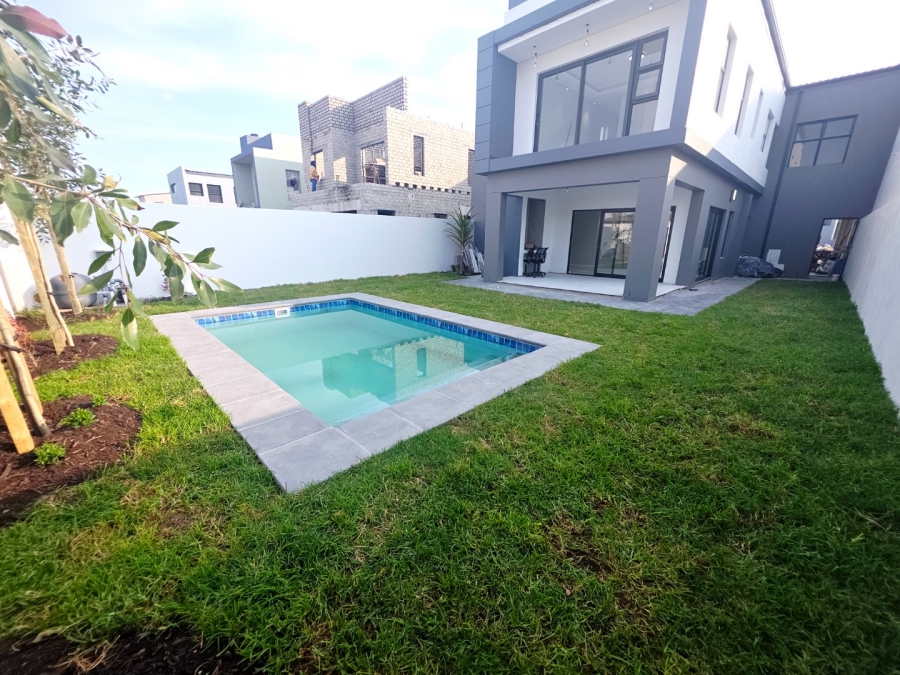 4 Bedroom Property for Sale in Sandown Western Cape